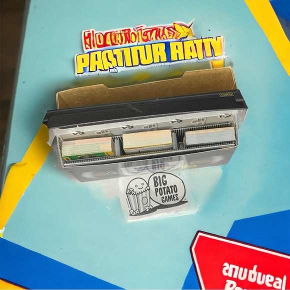 BLOCKBUSTER Returns Board Game - Picture 4 of 4